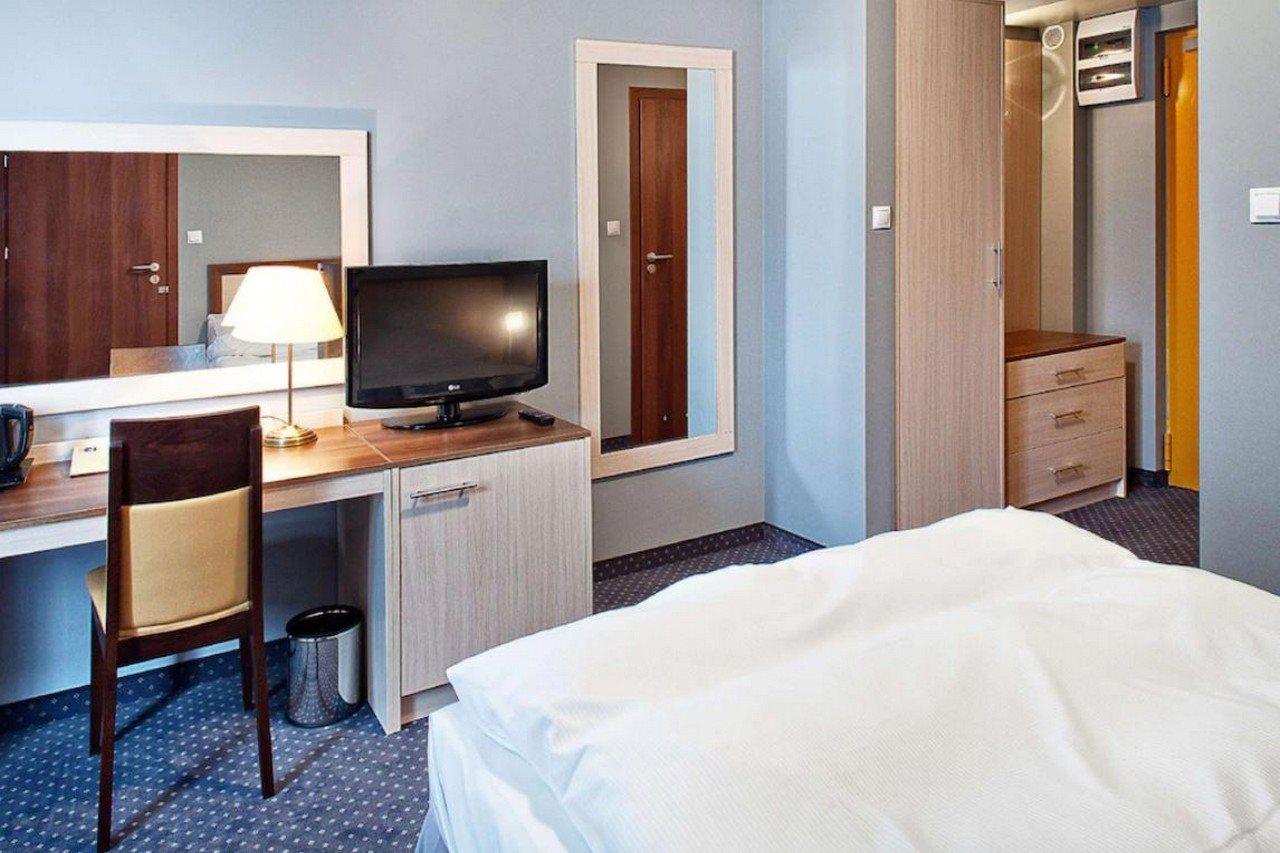 Hotel Poleczki Warsaw Airport Esterno foto